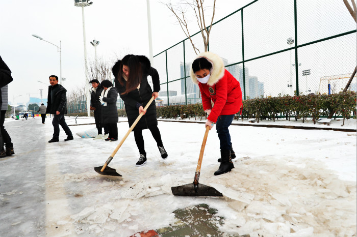 一場雪，體育中心美得不要不要的 但最美的風(fēng)景還是他們(圖9)