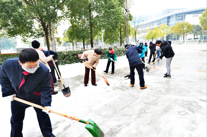 一場雪，體育中心美得不要不要的 但最美的風(fēng)景還是他們(圖15)