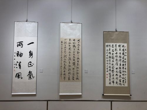 武漢體育中心組織參觀廉政書畫作品展(圖4)